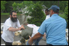 Jewish Community in Iowa City Joins Sandbagging Effort