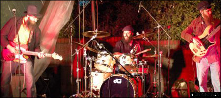 The Yood Power Rock Trio made their American debut at the University of Washington Chabad House in the spring of 2007.