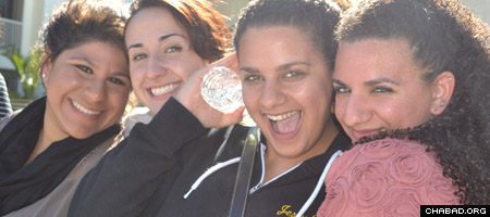 Young Women Trade-Up Winter Breaks for Florida Jewish Experience Young Women Trade-Up Winter Breaks for Florida Jewish Experience
